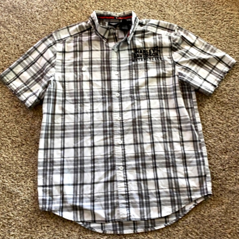 Harley Davidson Men's button down shirt sizemediumHarley-Davidson